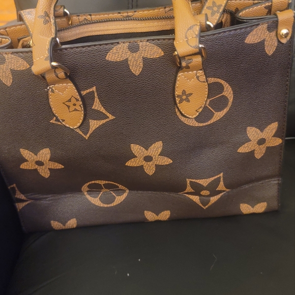 ON THE GO TOTE BAG OTG 2 TONE BROWN BAG - Picture 8 of 11